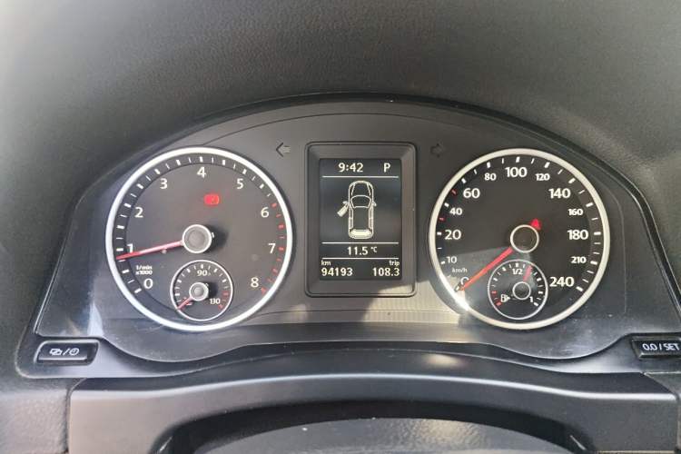 Used Volkswagen Tiguan 2016 280TSI Automatic Two-Wheel Drive Silk Road Comfort Edition Instrument Cluster