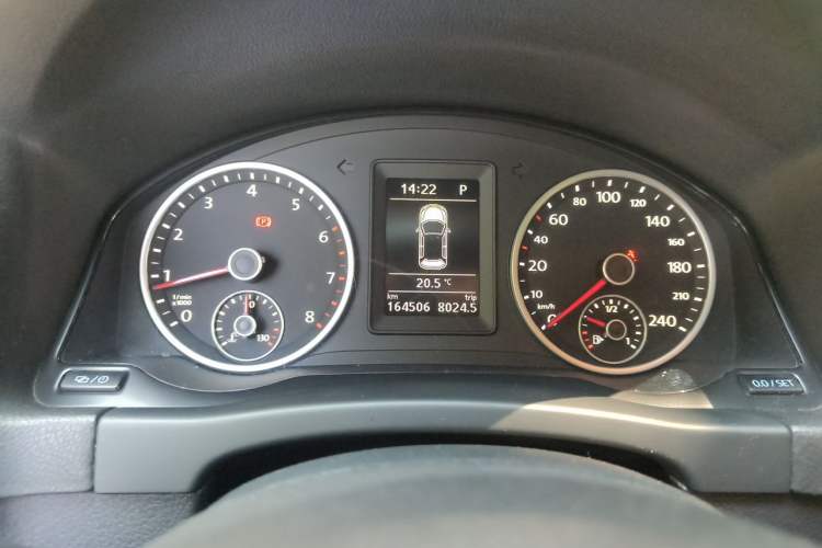 Used Volkswagen Tiguan 2016 280TSI Automatic Two-Wheel-Drive Silk Road Style Edition Instrument Cluster
