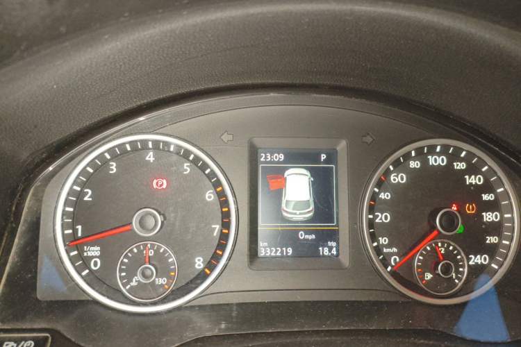 Used Volkswagen Tiguan 2016 300TSI Automatic All-Wheel Drive Luxury Edition Instrument Cluster