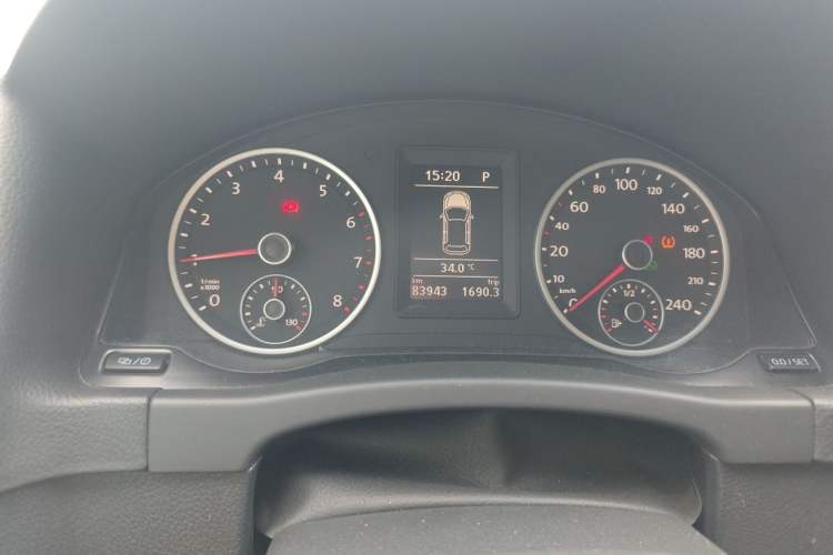 Used Volkswagen Tiguan 2016 280TSI Automatic Two-Wheel-Drive Silk Road Style Edition Instrument Cluster