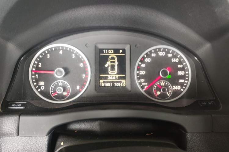 Used Volkswagen Tiguan 2016 300TSI Automatic Two-Wheel Drive Comfort Edition Instrument Cluster