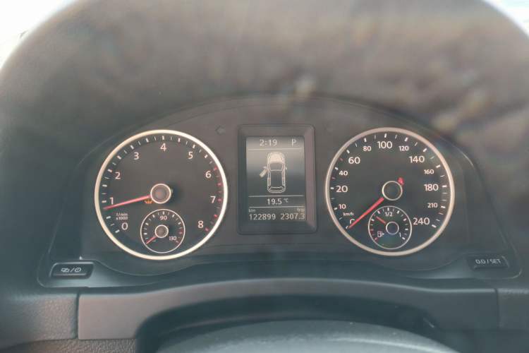 Used Volkswagen Tiguan 2016 280TSI Automatic Two-Wheel-Drive Silk Road Style Edition Instrument Cluster