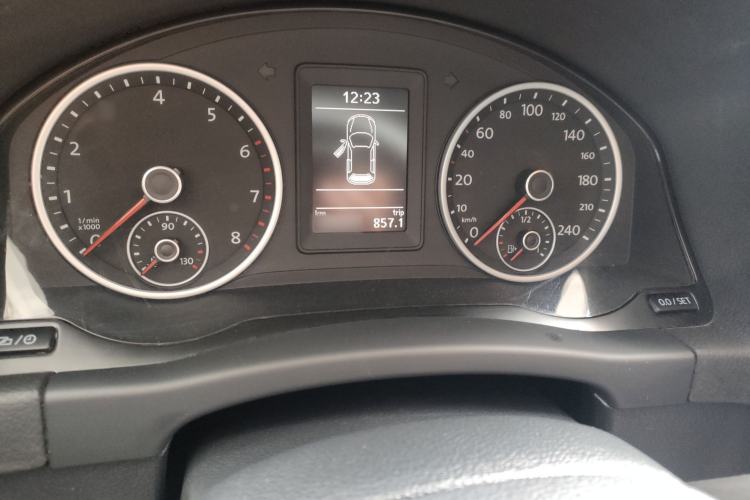 Used Volkswagen Tiguan 2016 280TSI Automatic Two-Wheel-Drive Silk Road Style Edition Instrument Cluster