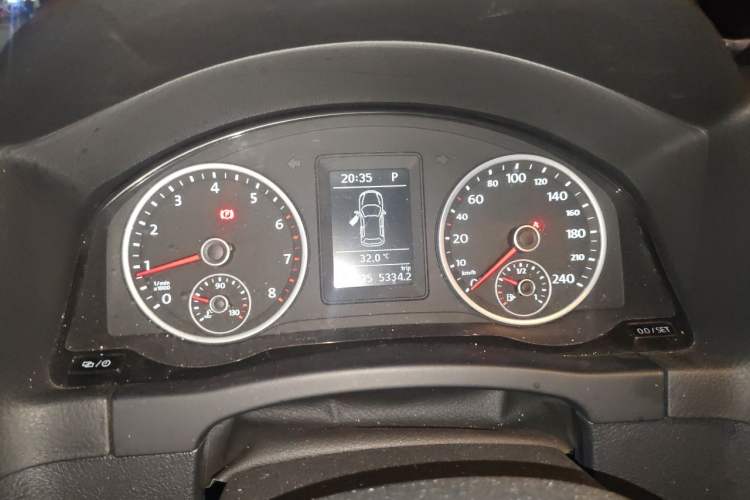 Used Volkswagen Tiguan 2016 300TSI Automatic Two-Wheel Drive Trend Edition Instrument Cluster