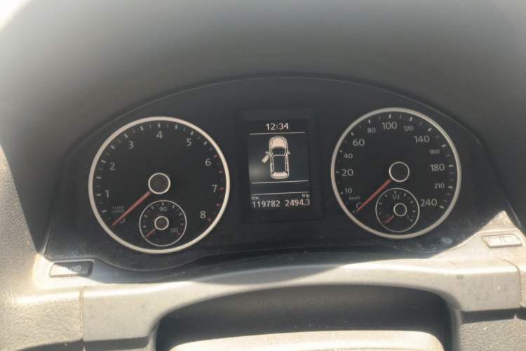 Used Volkswagen Tiguan 2016 280TSI Automatic Two-Wheel Drive Silk Road Comfort Edition Instrument Cluster