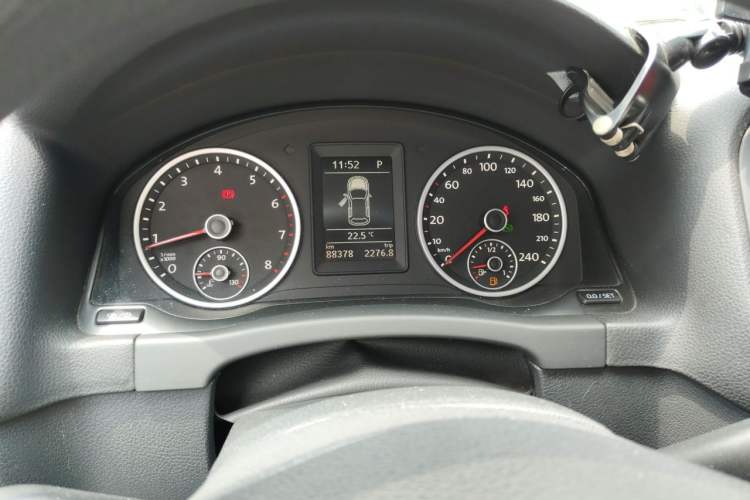 Used Volkswagen Tiguan 2016 280TSI Automatic Two-Wheel-Drive Silk Road Style Edition Instrument Cluster