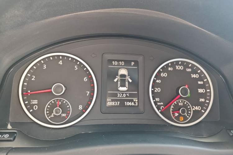 Used Volkswagen Tiguan 2016 280TSI Automatic Two-Wheel Drive Silk Road Comfort Edition Instrument Cluster