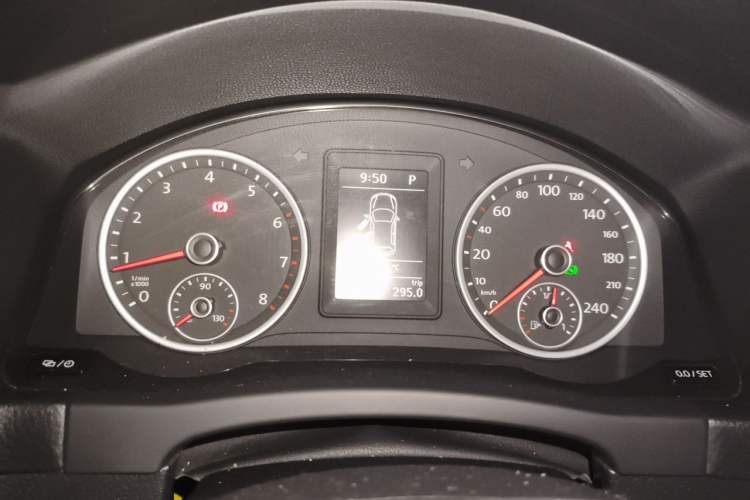 Used Volkswagen Tiguan 2016 280TSI Automatic Two-Wheel Drive Silk Road Comfort Edition Instrument Cluster