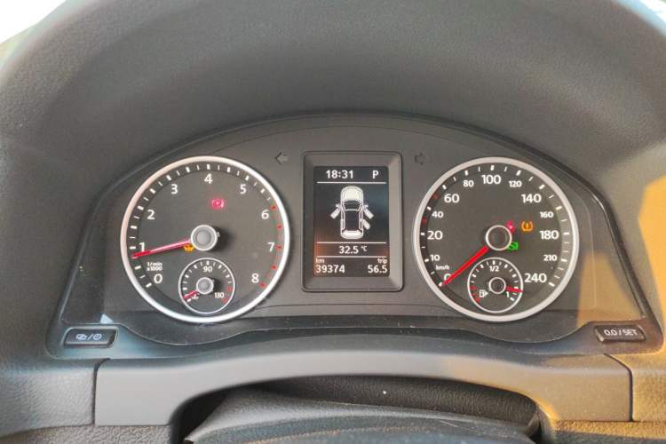 Used Volkswagen Tiguan 2016 280TSI Automatic Two-Wheel Drive Silk Road Comfort Edition Instrument Cluster