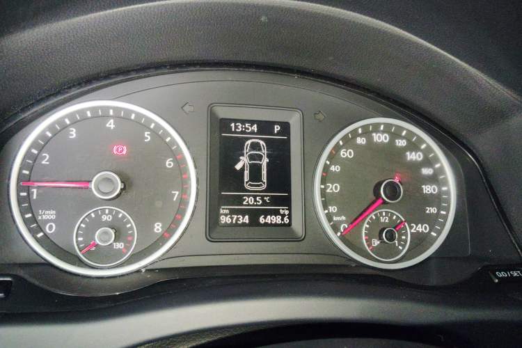 Used Volkswagen Tiguan 2016 280TSI Automatic Two-Wheel Drive Silk Road Comfort Edition Instrument Cluster