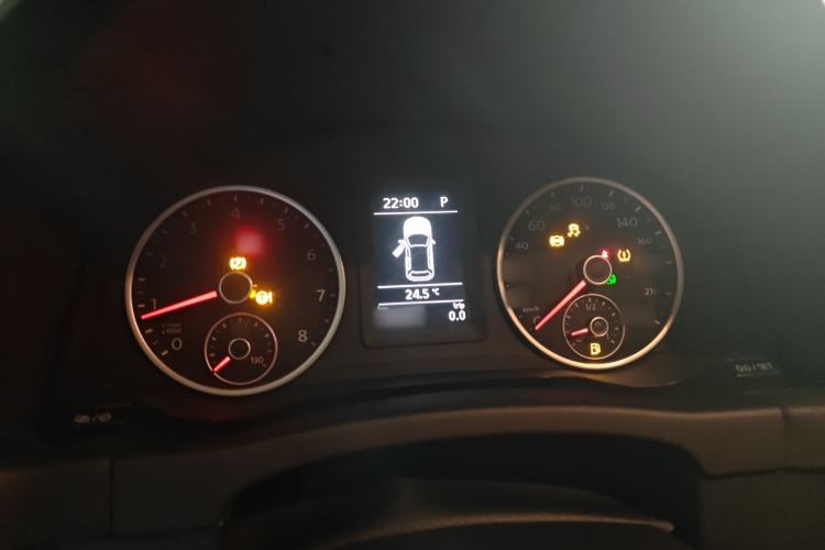 Used Volkswagen Tiguan 2016 280TSI Automatic Two-Wheel-Drive Silk Road Style Edition Instrument Cluster