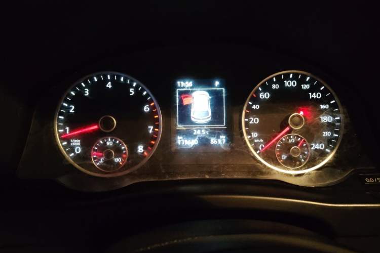 Used Volkswagen Tiguan 2016 300TSI Automatic All-Wheel Drive Luxury Edition Instrument Cluster