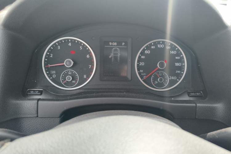 Used Volkswagen Tiguan 2016 300TSI Automatic Two-Wheel Drive Trend Edition Instrument Cluster