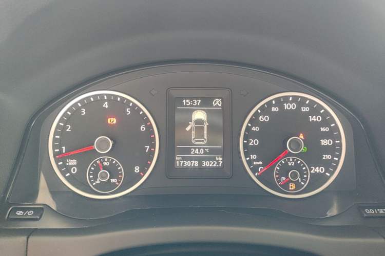 Used Volkswagen Tiguan 2016 280TSI Automatic Two-Wheel-Drive Silk Road Style Edition Instrument Cluster
