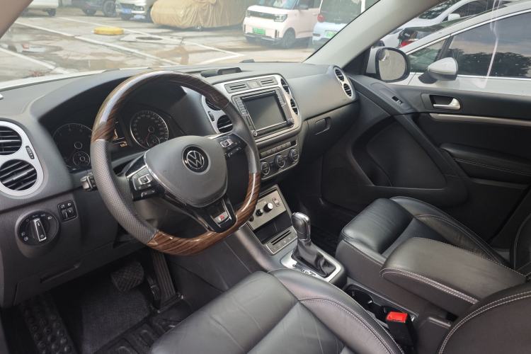 Used Volkswagen Tiguan 2016 280TSI Automatic Two-Wheel Drive Silk Road Comfort Edition Interior 1