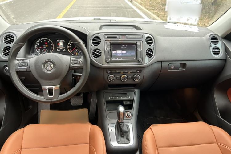 Used Volkswagen Tiguan 2016 2.0 TSI Four-Wheel Drive Standard Version Interior 1