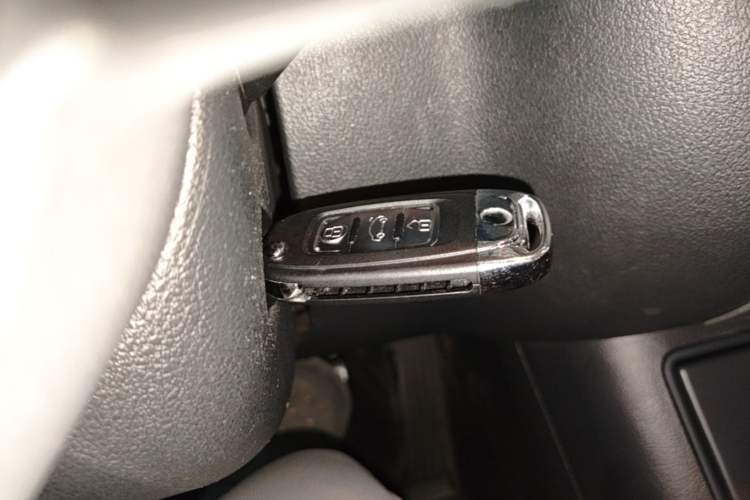 Used Volkswagen Tiguan 2016 280TSI Automatic Two-Wheel-Drive Silk Road Style Edition Interior 1
