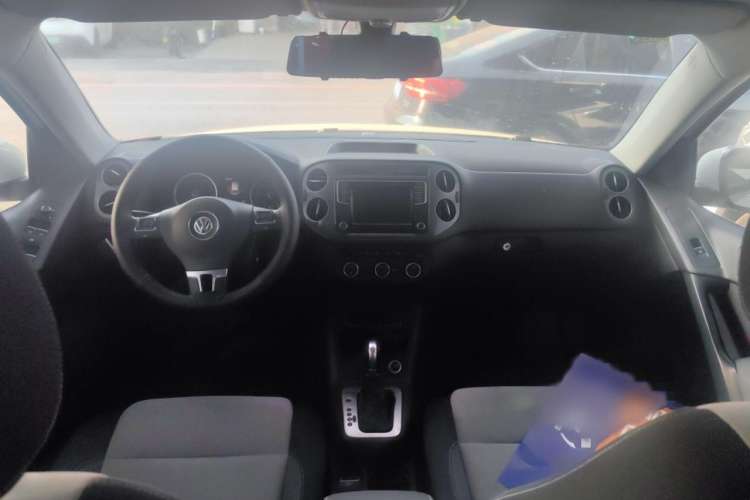 Used Volkswagen Tiguan 2016 2.0 TSI Four-Wheel Drive Standard Version Interior 1