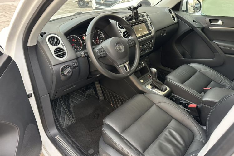 Used Volkswagen Tiguan 2016 300TSI Automatic Two-Wheel Drive Luxury Edition Interior 1