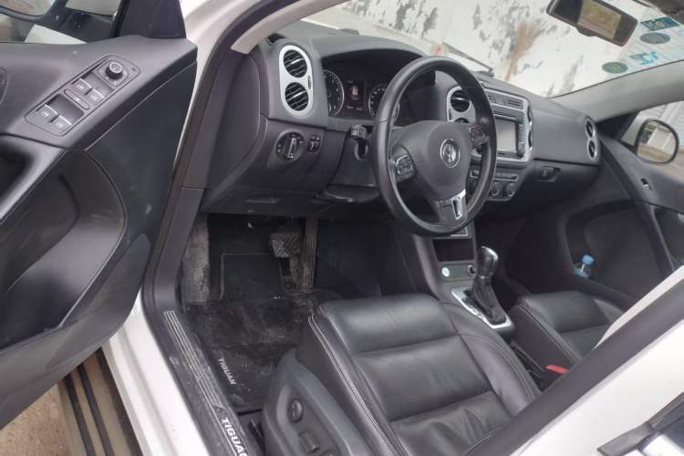 Used Volkswagen Tiguan 2016 300TSI Automatic Two-Wheel Drive Luxury Edition Interior 1