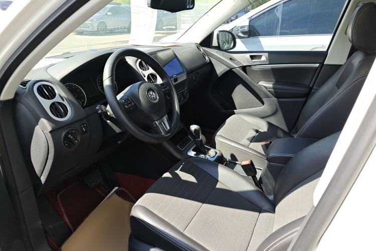 Used Volkswagen Tiguan 2016 300TSI Automatic All-Wheel Drive Fashion Vision Edition Interior 1