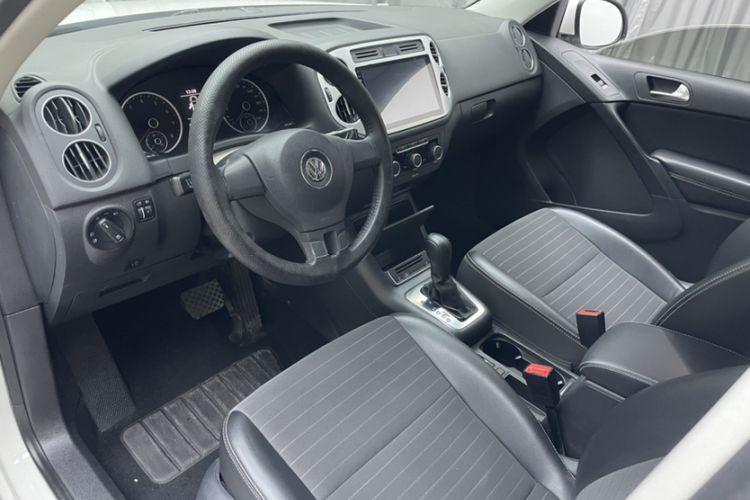 Used Volkswagen Tiguan 2016 280TSI Automatic Two-Wheel-Drive Silk Road Style Edition Interior 1