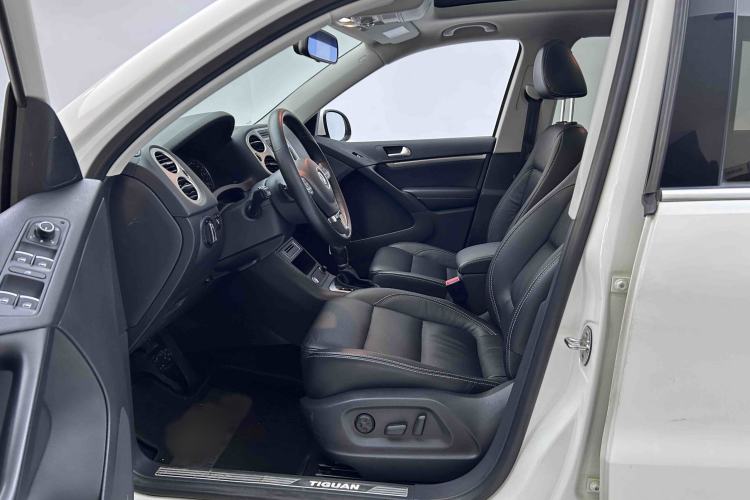 Used Volkswagen Tiguan 2016 300TSI Automatic Two-Wheel Drive Luxury Edition Interior 1