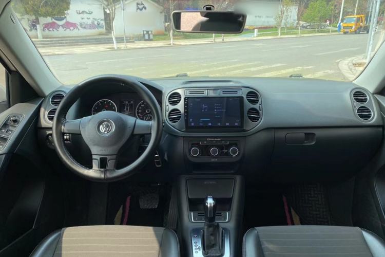 Used Volkswagen Tiguan 2016 280TSI Automatic Two-Wheel-Drive Silk Road Style Edition Interior 1