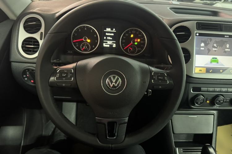 Used Volkswagen Tiguan 2016 300TSI Automatic All-Wheel Drive Fashion Vision Edition Interior 1