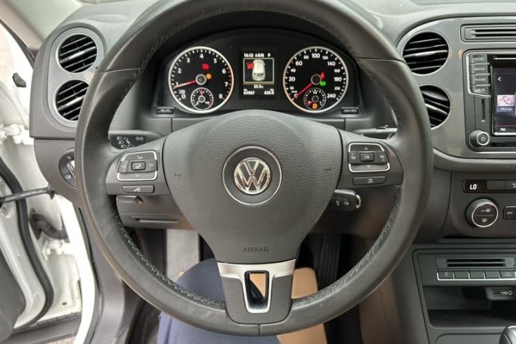 Used Volkswagen Tiguan 2016 2.0 TSI Four-Wheel Drive Standard Version Interior 2