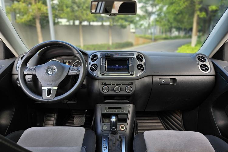 Used Volkswagen Tiguan 2016 2.0 TSI Four-Wheel Drive Standard Version Interior 2
