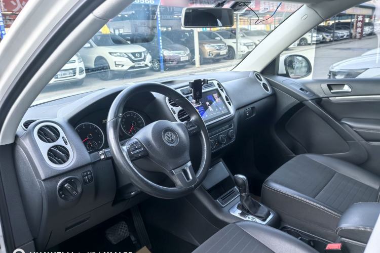 Used Volkswagen Tiguan 2016 300TSI Automatic All-Wheel Drive Fashion Vision Edition Interior 2