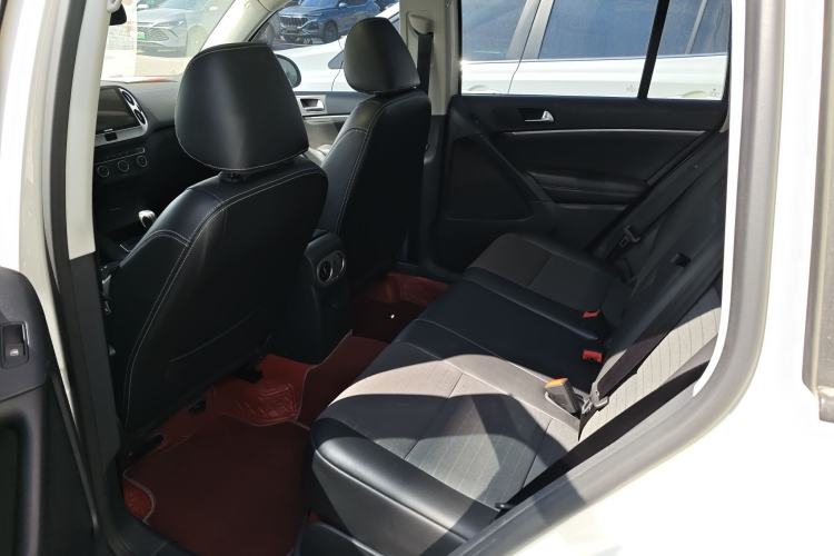 Used Volkswagen Tiguan 2016 300TSI Automatic All-Wheel Drive Fashion Vision Edition Interior 2