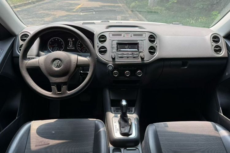 Used Volkswagen Tiguan 2016 280TSI Automatic Two-Wheel-Drive Silk Road Style Edition Interior 2