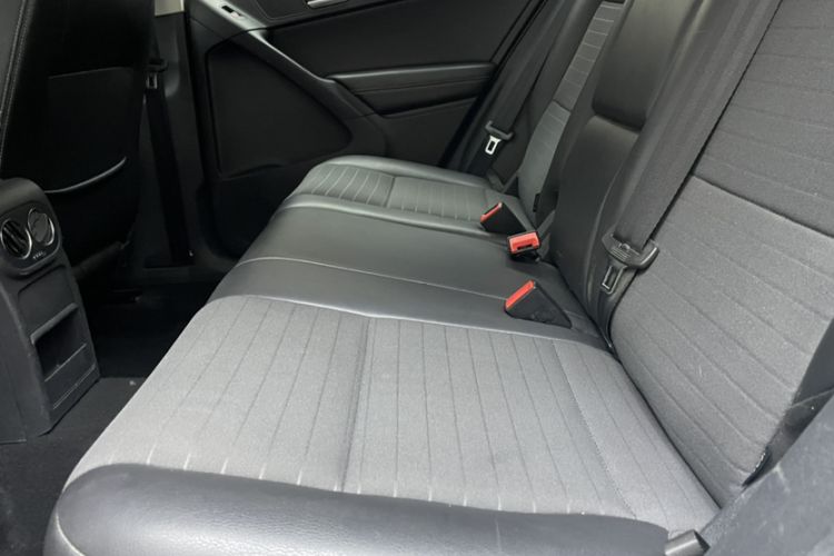 Used Volkswagen Tiguan 2016 280TSI Automatic Two-Wheel-Drive Silk Road Style Edition Interior 2