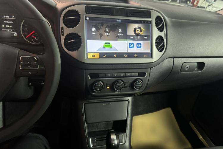 Used Volkswagen Tiguan 2016 300TSI Automatic All-Wheel Drive Fashion Vision Edition Interior 2
