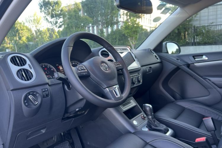 Used Volkswagen Tiguan 2016 300TSI Automatic Two-Wheel Drive Luxury Edition Interior 2