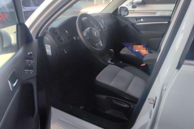 Used Volkswagen Tiguan 2016 2.0 TSI Four-Wheel Drive Standard Version Interior 3