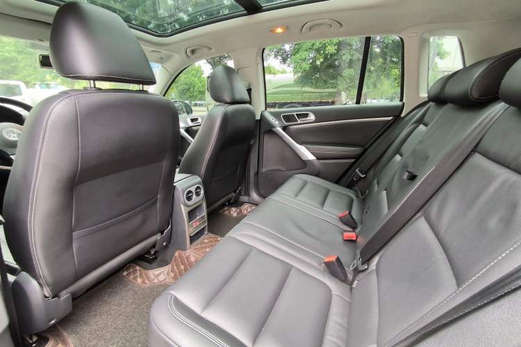 Used Volkswagen Tiguan 2016 300TSI Automatic Two-Wheel Drive Luxury Edition Interior 3