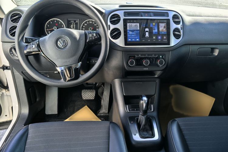Used Volkswagen Tiguan 2016 280TSI Automatic Two-Wheel-Drive Silk Road Style Edition Interior 3