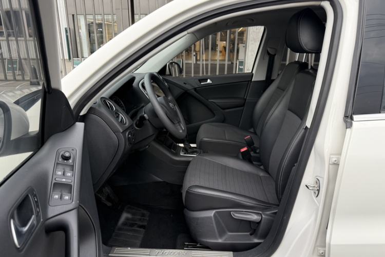 Used Volkswagen Tiguan 2016 300TSI Automatic Two-Wheel Drive Trend Edition Interior 3