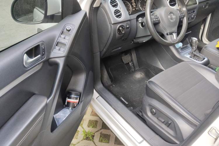Used Volkswagen Tiguan 2016 300TSI Automatic All-Wheel Drive Fashion Vision Edition Interior 3