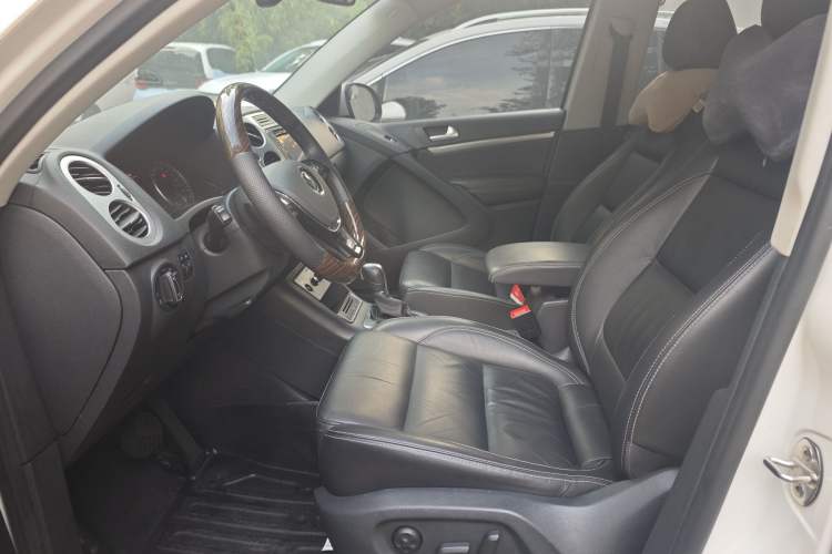 Used Volkswagen Tiguan 2016 280TSI Automatic Two-Wheel Drive Silk Road Comfort Edition Interior 4