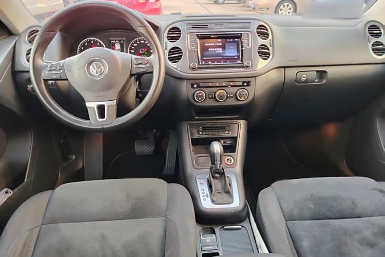 Used Volkswagen Tiguan 2016 2.0 TSI Four-Wheel Drive Standard Version Interior 4