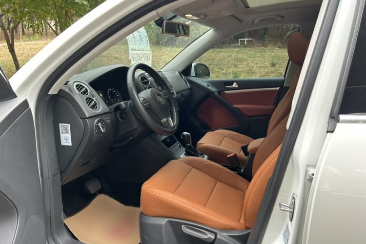Used Volkswagen Tiguan 2016 2.0 TSI Four-Wheel Drive Standard Version Interior 5