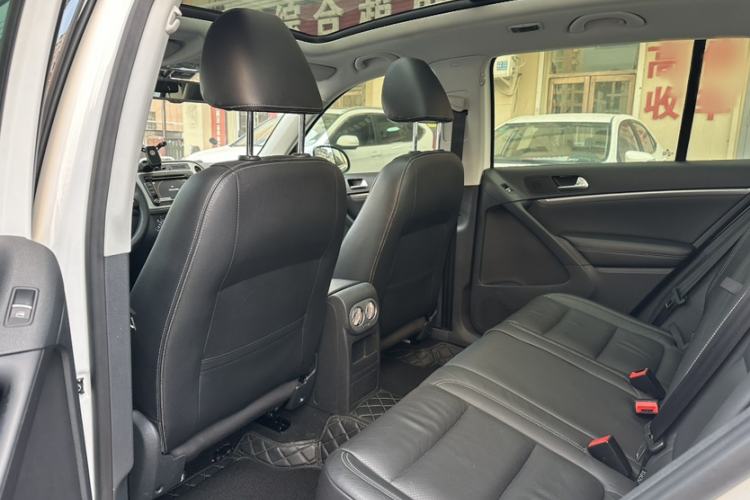 Used Volkswagen Tiguan 2016 300TSI Automatic Two-Wheel Drive Luxury Edition Interior 5