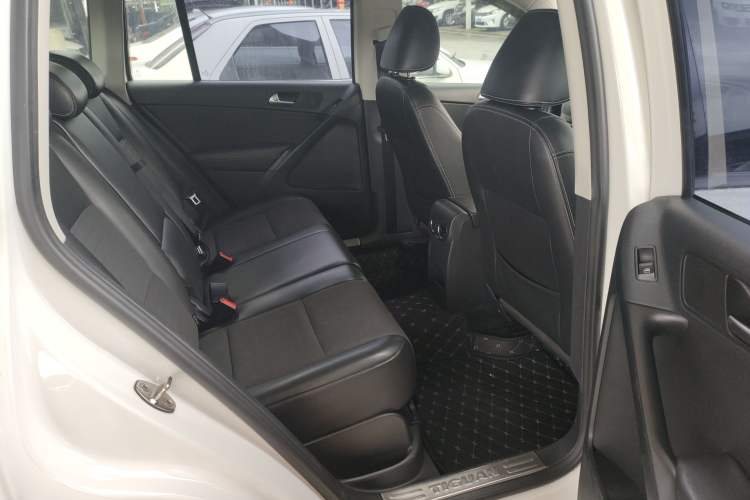Used Volkswagen Tiguan 2016 280TSI Automatic Two-Wheel-Drive Silk Road Style Edition Interior 5