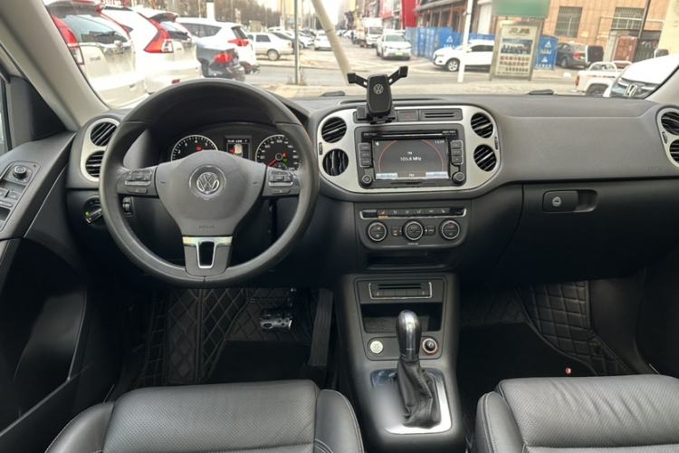 Used Volkswagen Tiguan 2016 300TSI Automatic Two-Wheel Drive Luxury Edition Interior 6