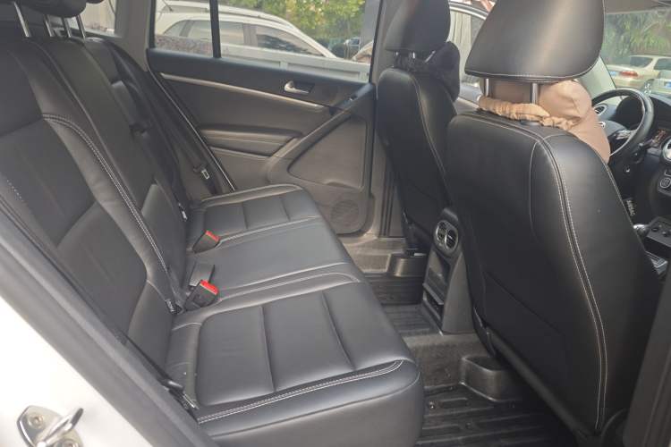Used Volkswagen Tiguan 2016 280TSI Automatic Two-Wheel Drive Silk Road Comfort Edition Interior 9