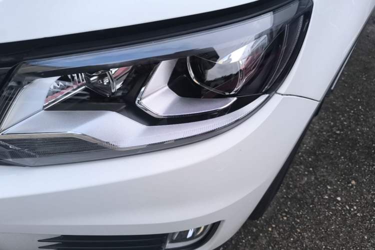 Used Volkswagen Tiguan 2016 280TSI Automatic Two-Wheel Drive Silk Road Comfort Edition Left Front Headlight